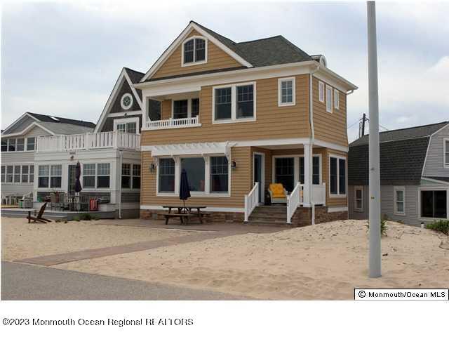 Beach Access of 257 Beachfront